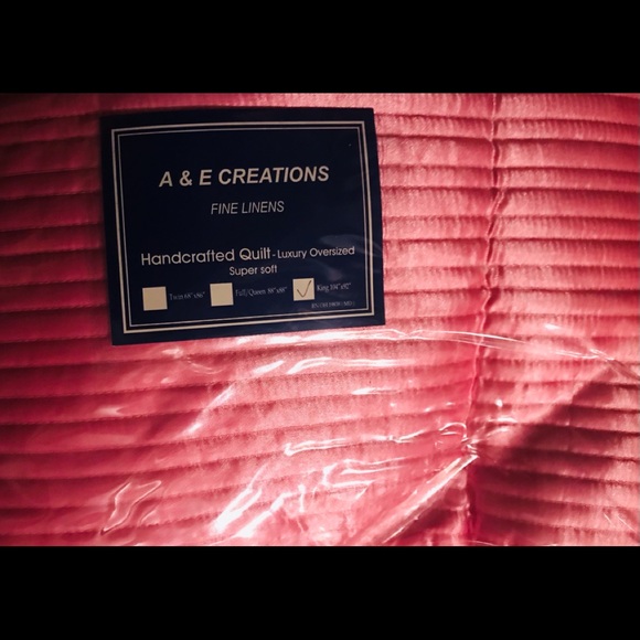 COPY - King Size Silk Comforter 🥶🥶🥶 - Picture 2 of 3